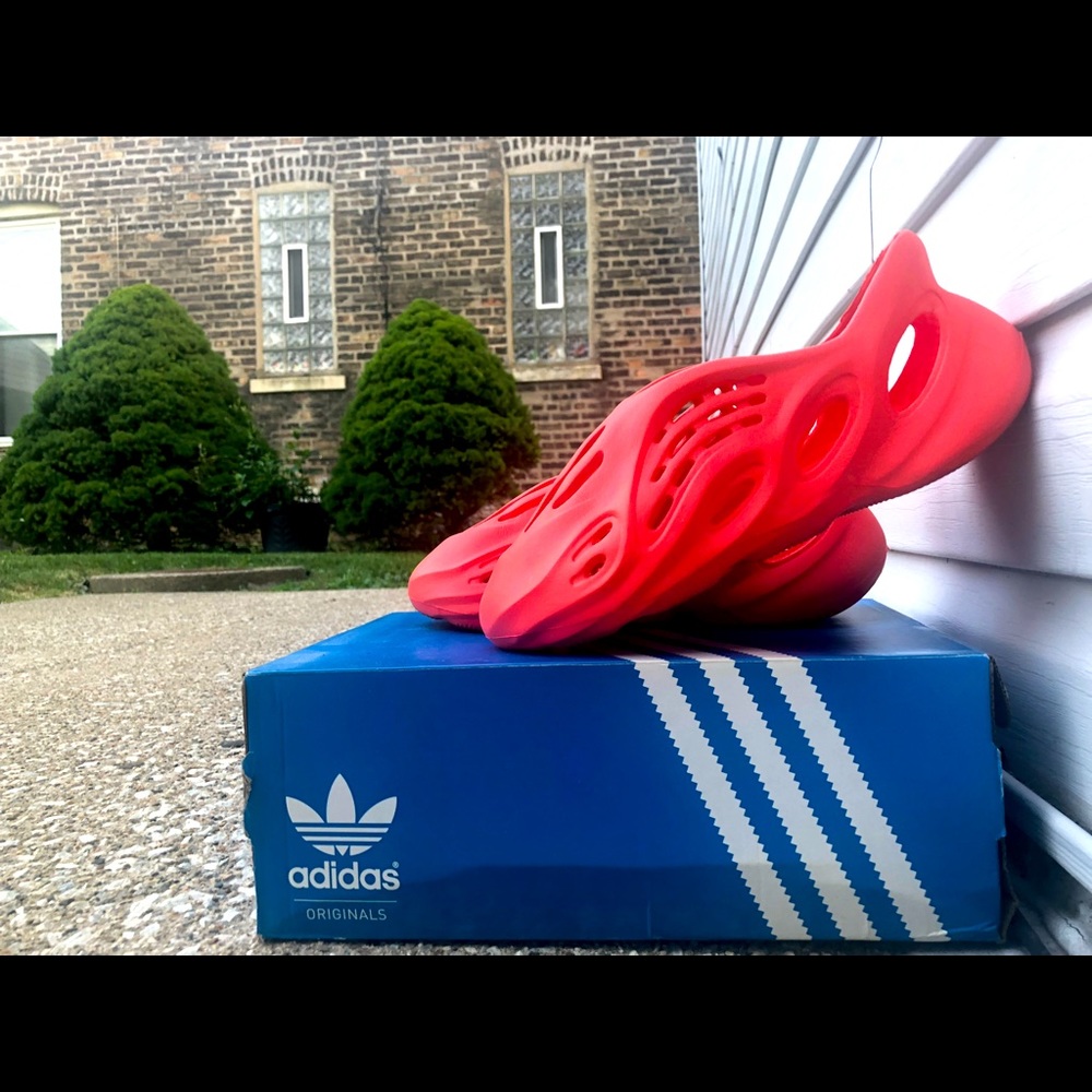 Yeezy Foam Rnnr Vermillion
